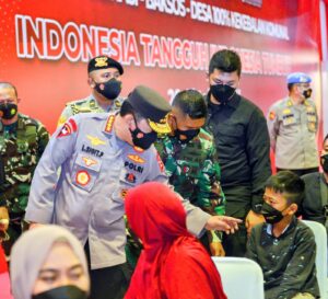Kapolri Tegaskan Soliditas dan Sinergitas TNI-Polri Wujudkan Kekebalan Komunal