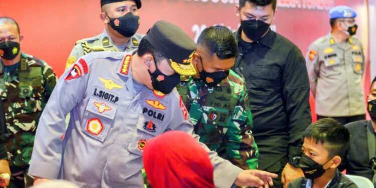 Kapolri Tegaskan Soliditas dan Sinergitas TNI-Polri Wujudkan Kekebalan Komunal