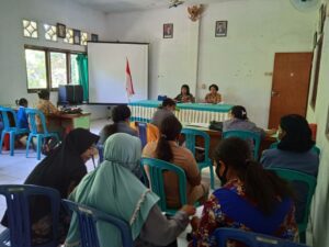 Ketua TP PKK Kewapante Ajak Orang Tua Rekam Identitas Anak  Sejak Dini