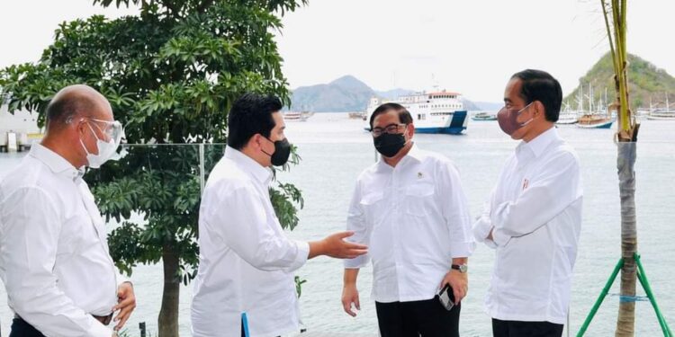 Presiden Jokowi Nikmati Senja Di Labuan Bajo