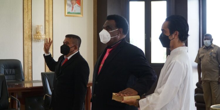 Dua Pejabat Merauke Dilantik, Elyas Mite Jadi Kepala Badan Keuangan dan Aset Daerah