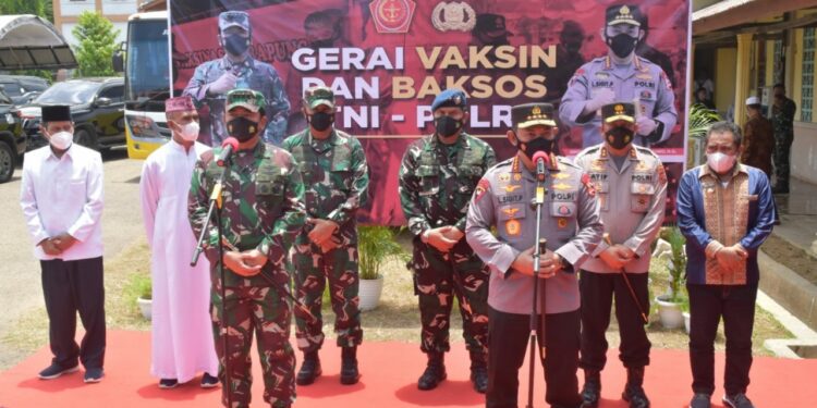 Kapolri Apresiasi Progres Vaksinasi 70 Persen di Manggarai Barat