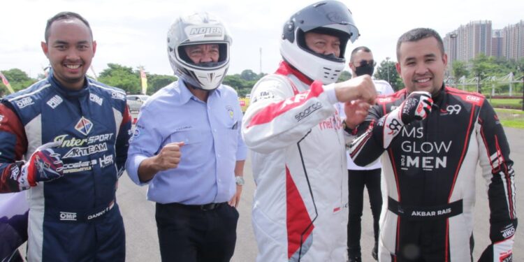 Usai Kecelakaan Sprint Rally, Bamsoet Langsung Ikuti Kejurnas Drifting Bersama Akbar Rais