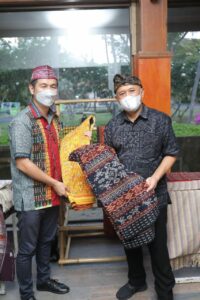 Bupati Edi Apresiasi Kolaborasi Perumda Bidadari Mabar dan Smesco Hub Timur