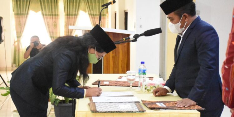 Bupati Lantik 7 Pejabat Pimpinan Tinggi Pratama Pemkab Manggarai Barat