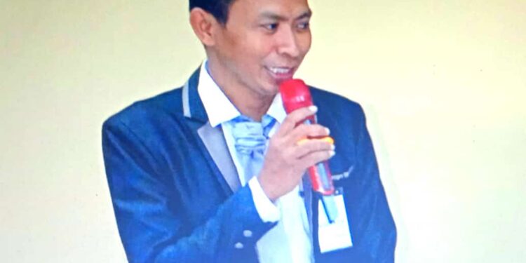 Ini Sosok Elias Cima Sebagai Moderator Penajaman Visi Misi Calon Wabup Ende