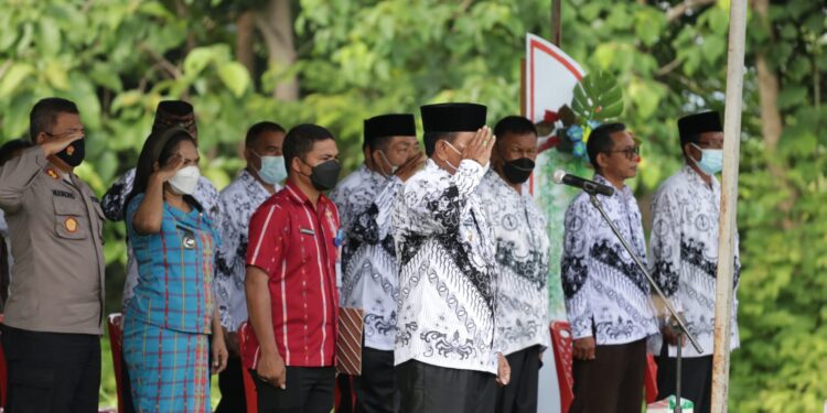 Wabup Manggarai Timur : Peran Guru Tidak Bisa Digantikan Oleh Teknologi