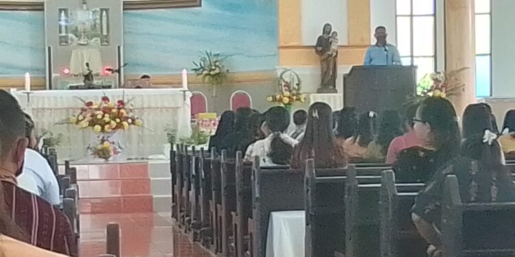 203 Wisudawan STPM Santa Ursula Ende Rayakan Ekaristi Wisuda di Gereja Onekore