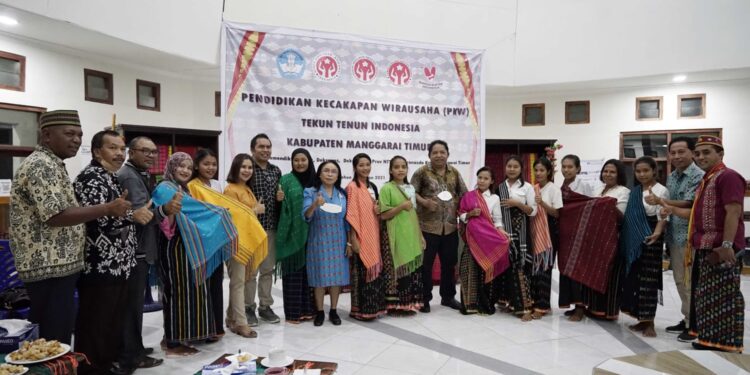 Perempuan Matim Harus Bisa Menjadi Penopang Ekonomi Keluarga