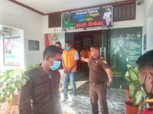Kejari Lembata Tetapkan MR, CN, dan YRT, Tersangka Dugaan Korupsi Pembangunan Kantor Camat Buyasuri