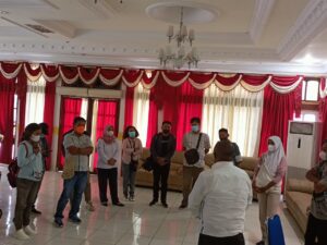 Pertemuan Dengan Jurnalis Merauke,  Romanus : Hati-Hatilah Memilih Nara Sumber