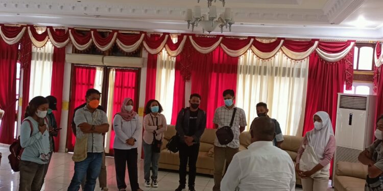 Pertemuan Dengan Jurnalis Merauke, Romanus : Hati-Hatilah Memilih Nara Sumber