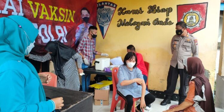 Polres Ende Kembali Buka Gerai Vaksin TNI-Polri Percepatan Target Nasional