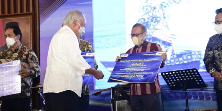 NTT Raih Peringkat III Nasional Pengerjaan Jalan Provinsi