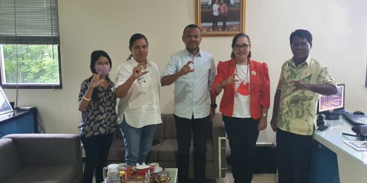 Komisioner KI Audensi Dengan Pelindo Kupang