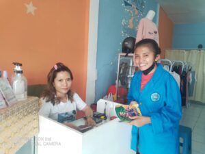 Penghasilan Toko Pakaian di Ende Masa Pendemi Covid-19 Menurun