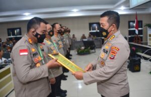 Polres Manggarai Barat Terima Dua Penghargaan dari Kapolda NTT