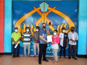 Kalapas Lembata Saputro Serahkan SK, Pulangkan 6 Warga Binaan