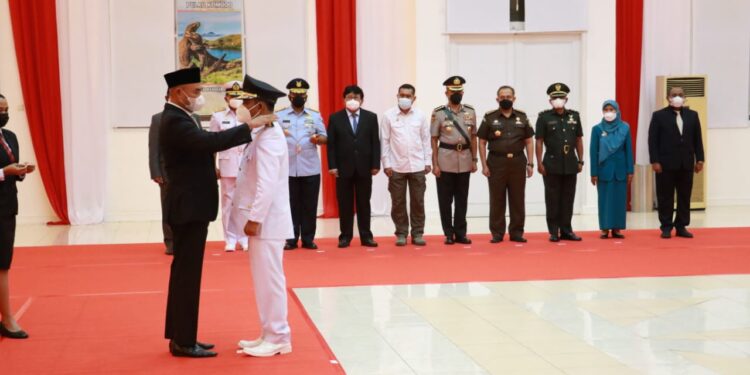 Gubernur NTT Lantik Wakil Bupati Ende Erikos Emanuel Rade