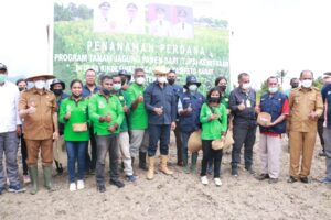 Gubernur Viktor Kunker di Malaka Minta Masyarakat Utamakan Produk Lokal