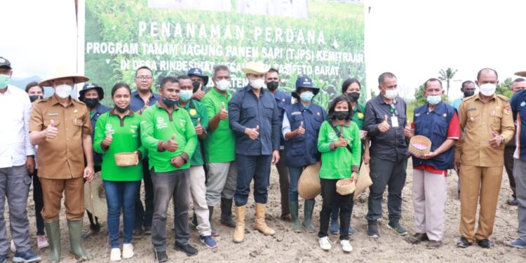 Gubernur Viktor Kunker di Malaka Minta Masyarakat Utamakan Produk Lokal