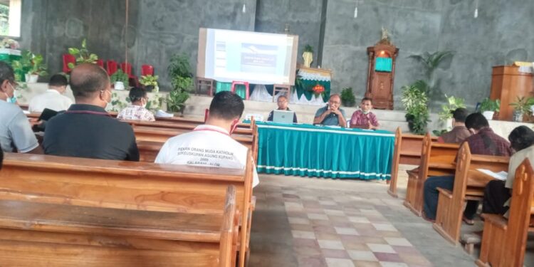 Sinode di Paroki Waikomo Lembata: Jalan Bersama dan Mendengarkan Aspirasi Umat Allah