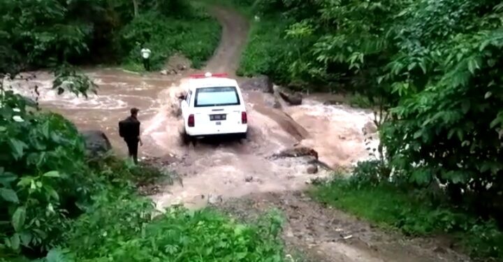 Pemuda Desa Wologgai Dua Ende Minta Pemerintah Bangun Jalan dan Jembatan