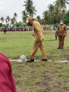 Bupati Djafar : “Sepak Bola Tontonan Menarik, Tapi Mulia Dana Bangun Masjid”