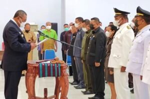 Bupati Lembata Lantik Pejabat Eselon 3 : ” Tidak Ada Tempat Basah dan Kering “