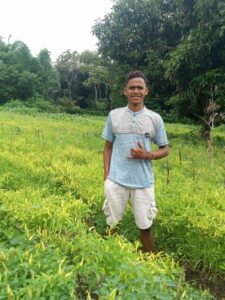 Daniel, Mahasiswa STPM Ende Manfaat Waktu Liburan Tanam Cabe