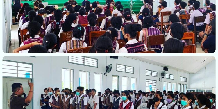 Jaksa Masuk Sekolah di Lembata : “Kenali Hukum Jauhi Hukuman”