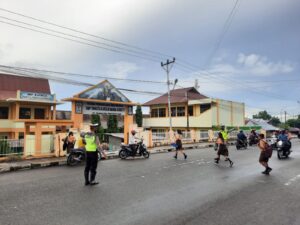 Satlantas Polres Ende Rutin Gatur di Jalan Utama Kota Ende