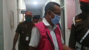 Silvester Samun Mantan Kadis Pendidikan Lembata dan Mido Dituntut 2 Tahun Penjara