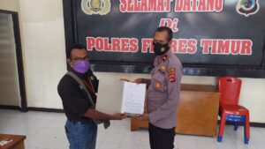 Solidaritas Wartawan Flotim Lapor Dua Akun Facebook  di Polres Flotim