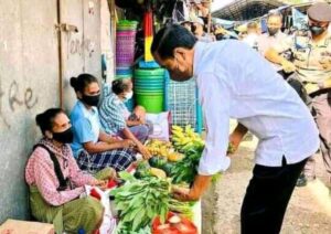 Blusukan, Presiden Belanja Sayur Pedagang di NTT