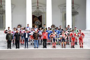 Bamsoet Dampingi Presiden Joko Widodo Terima Pembalap MotoGP di Istana Negara