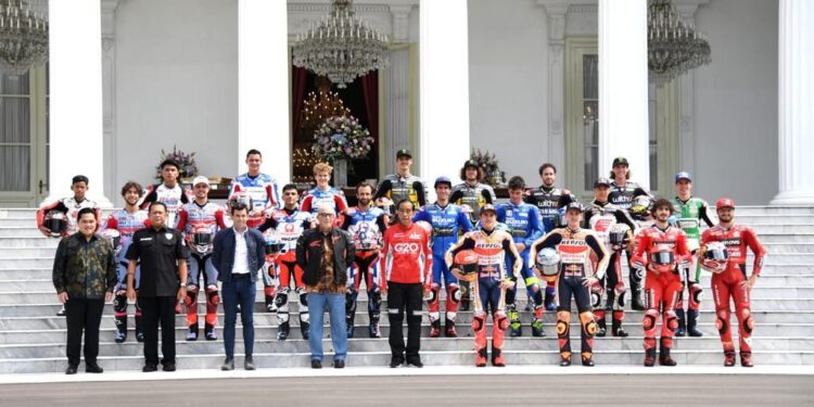 Bamsoet Dampingi Presiden Joko Widodo Terima Pembalap MotoGP di Istana Negara