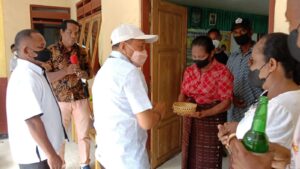 Reses di Desa Watotika Ile, Anggota DPRD Provinsi NTT,  Yohanes De Rosari  Diterima Secara Adat