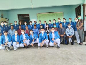 Mahasiswa STIK Stelamaris Makassar PKL  di Desa Duawutun Lembata