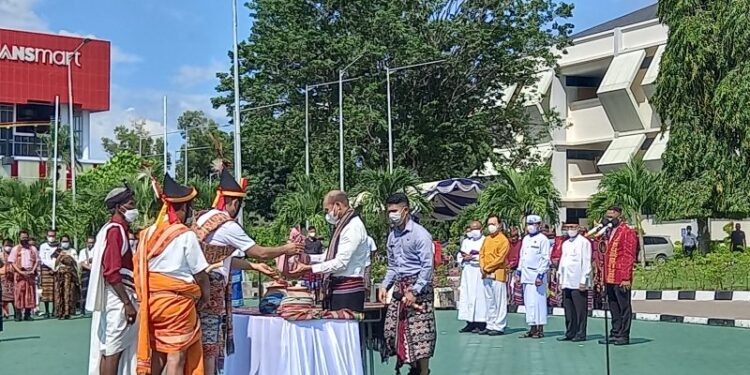 Gubernur Gelar Prosesi Adat Satukan Tanah-Air Flobamora Untuk Bangun Ibu Kota Negara Di Kaltim