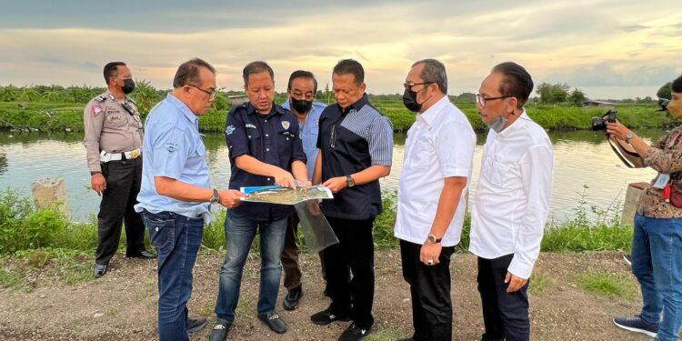 Tinjau Black Stone Otomotif Sirkuit di Sidoarjo, Bamsoet Harap Mampu Fasilitasi Aksi Liar Para Pembalap Jalanan