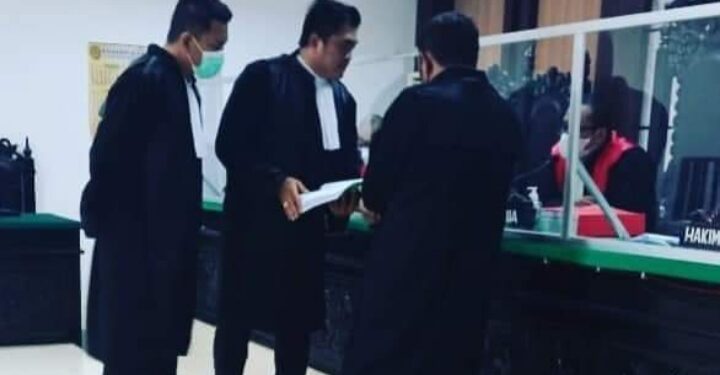 Korupsi Kantor Camat Buyasuri : Dakwaan Jaksa Tidak Terbukti Secara Sah dan Meyakinkan