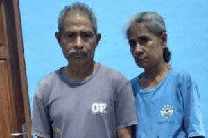 Pria NTT Surati Paus dan Presiden Mauritius