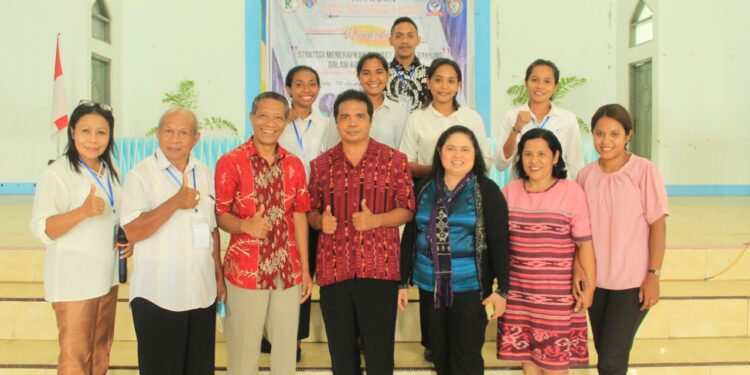 225 GURU IKUTI WORKSHOP PBL DI LEMBATA