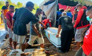 Bongkar Kubur, Jenazah Albertus Diautopsi Dokter Polda NTT