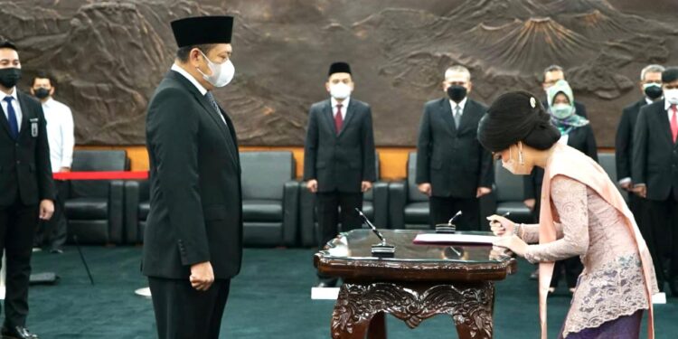 Lantik PAW Anggota MPR RI, Bamsoet Ajak Rawat Nilai-Nilai Pancasila