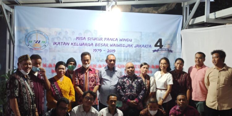 MOMEN HUT 42 IKBW WAIWEJAK JAKARTA, DAPAT SUMBANGAN RP 40 JUTA