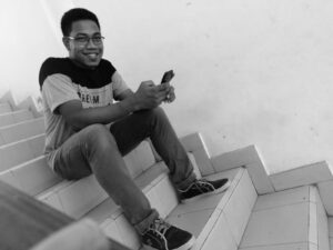 TEORI EVOLUSI CHARLES DARWIN SEBAGAI TEORI YANG DIDASARKAN PADA TEMUAN-TEMUAN SECARA LANGSUNG