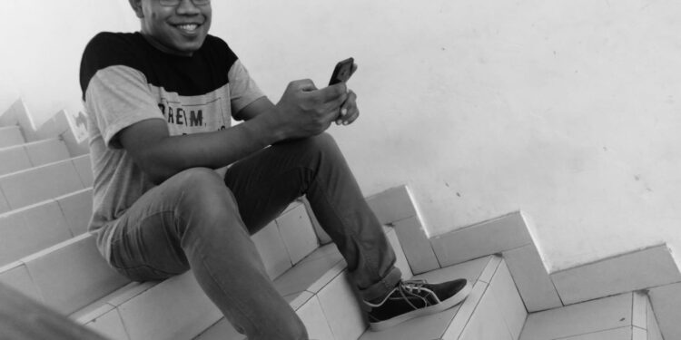 TEORI EVOLUSI CHARLES DARWIN SEBAGAI TEORI YANG DIDASARKAN PADA TEMUAN-TEMUAN SECARA LANGSUNG