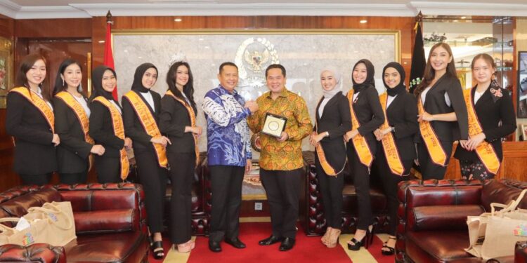 Terima Puteri Otonomi Indonesia 2022, Ketua MPR RI Bamsoet Ajak Serukan Persatuan dan Kesatuan Bangsa